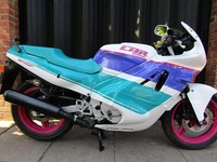 HONDA CBR 600 FL BENTTON COLOURS WITH EXTREMELY LOW MILES.......