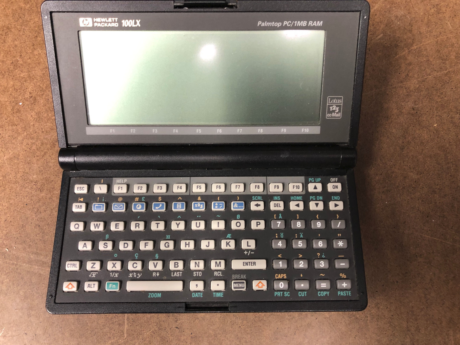 HP Palmtop 100LX, Tested & Working, comes with 10MB PCMCIA Flash card