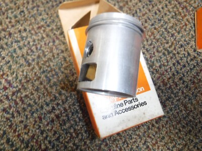 NOS AERMACCHI  HARLEY  BAJA MSR-100 70-73 PISTON 22067-71 M