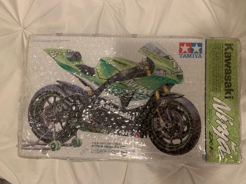 みりあん☺︎12 Tamiya 14109 1/12 Scale Model Kit Kawasaki Ninja ZX-RR '06