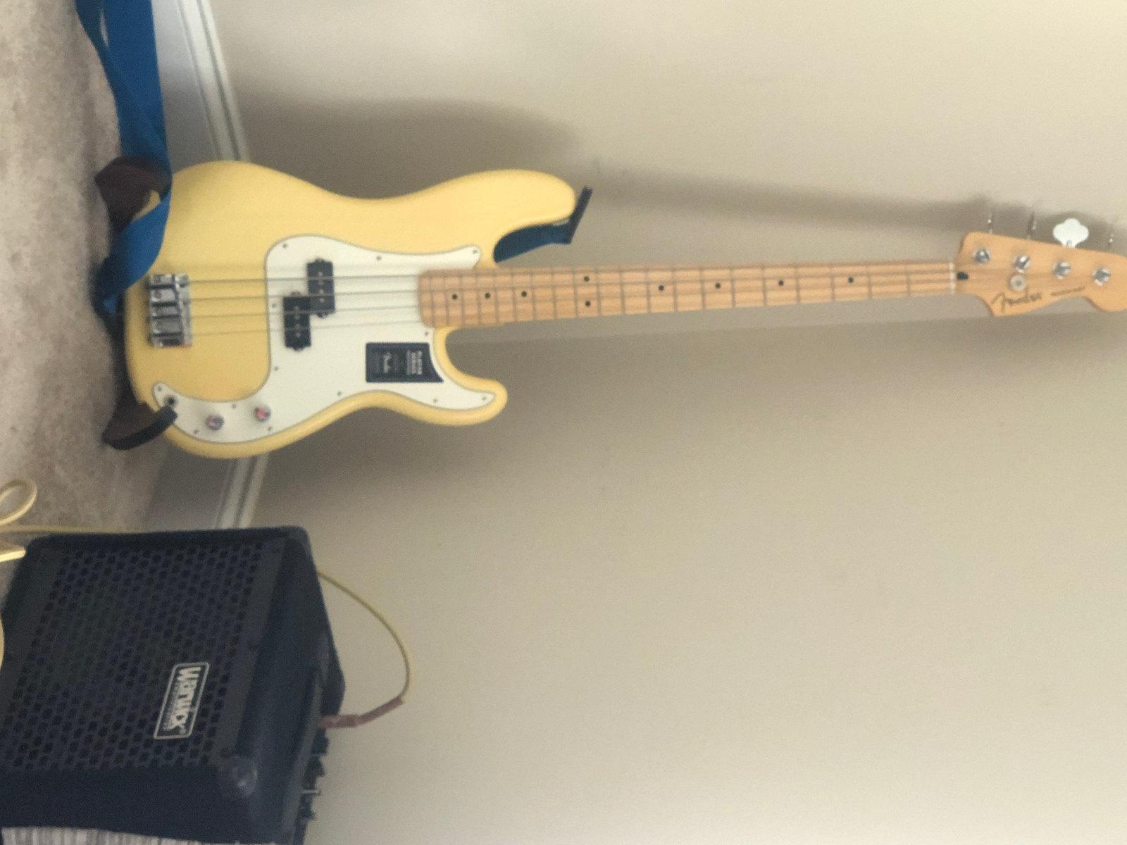 ベース Fender / Precision Bass Buttercream s-l400.jpg