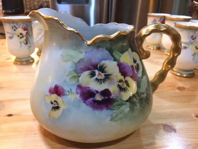 Poppy Motif Lemonade or Chocolate PITCHER with Royal Victoria MATCHING MUGS (8)