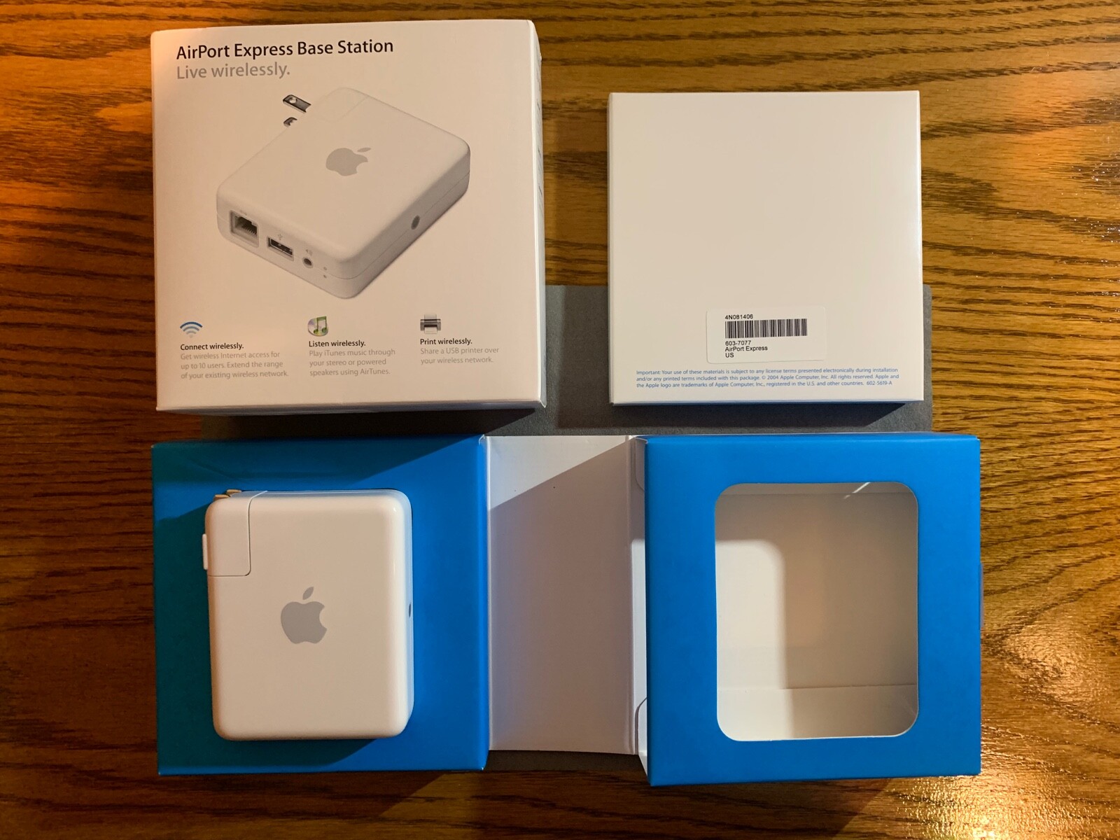 APPLE 2004 AIRPORT EXPRESS BASE STATION MODEL A1084 MINT CONDITION!