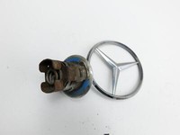 Mercedes S-Kl. W220 S350 02-05 Emblem Logo Mercedes S-Kl. W220 S350 02-05 01.03.2004 A2207500185 gebraucht Vorschau 5