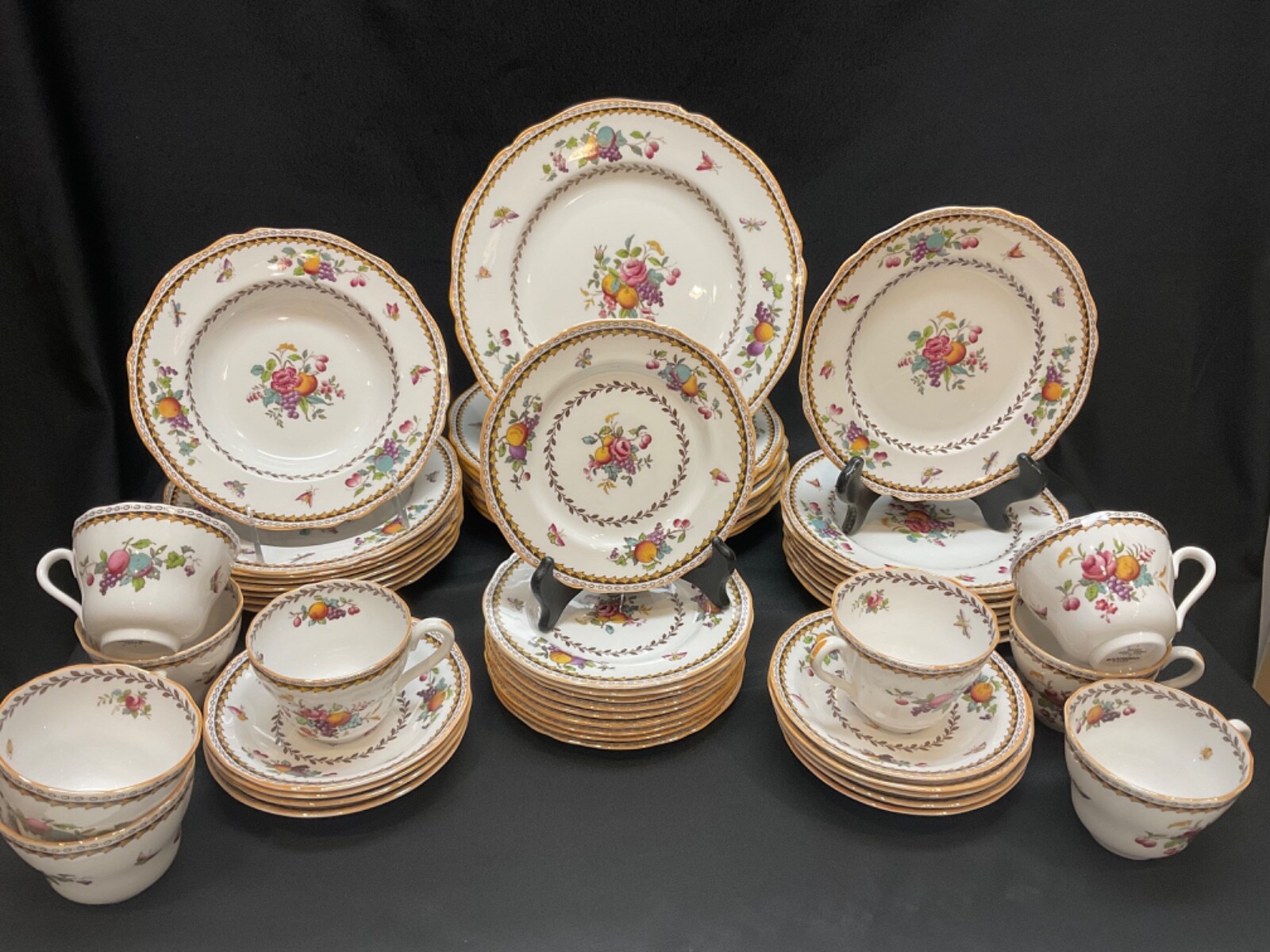 薔薇一輪 BONE CHINA 薔薇一輪 BONE CHINA Antique Chinese Porcelain Rose Medallion