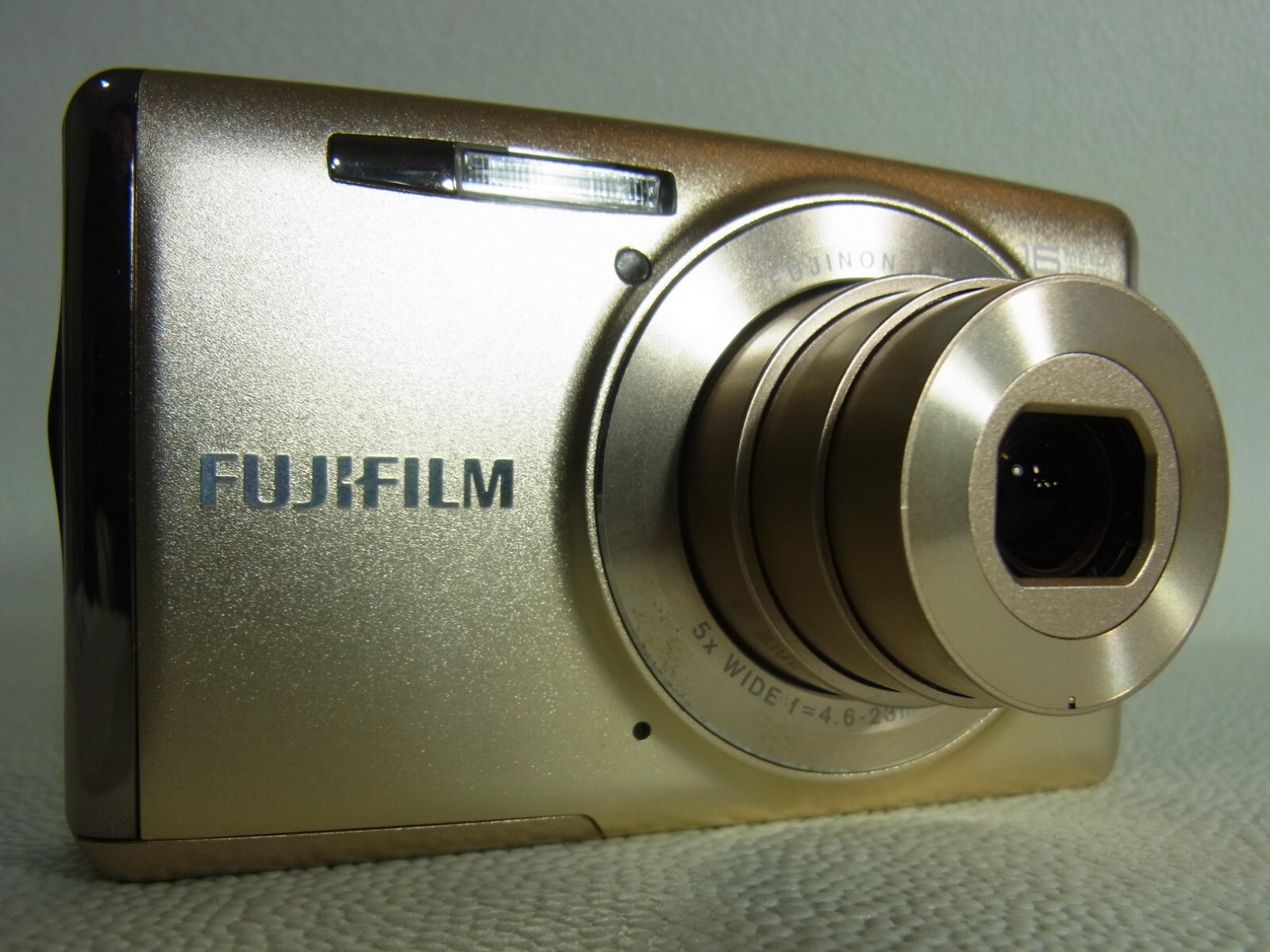 FujiFilm FinePix JX700, 16MP,5x,f/3.5,2.7in, Gold,Excellent FujiFilm FinePix JX700, 16MP,5x,f/3.5,2.7in, Gold,Excellent