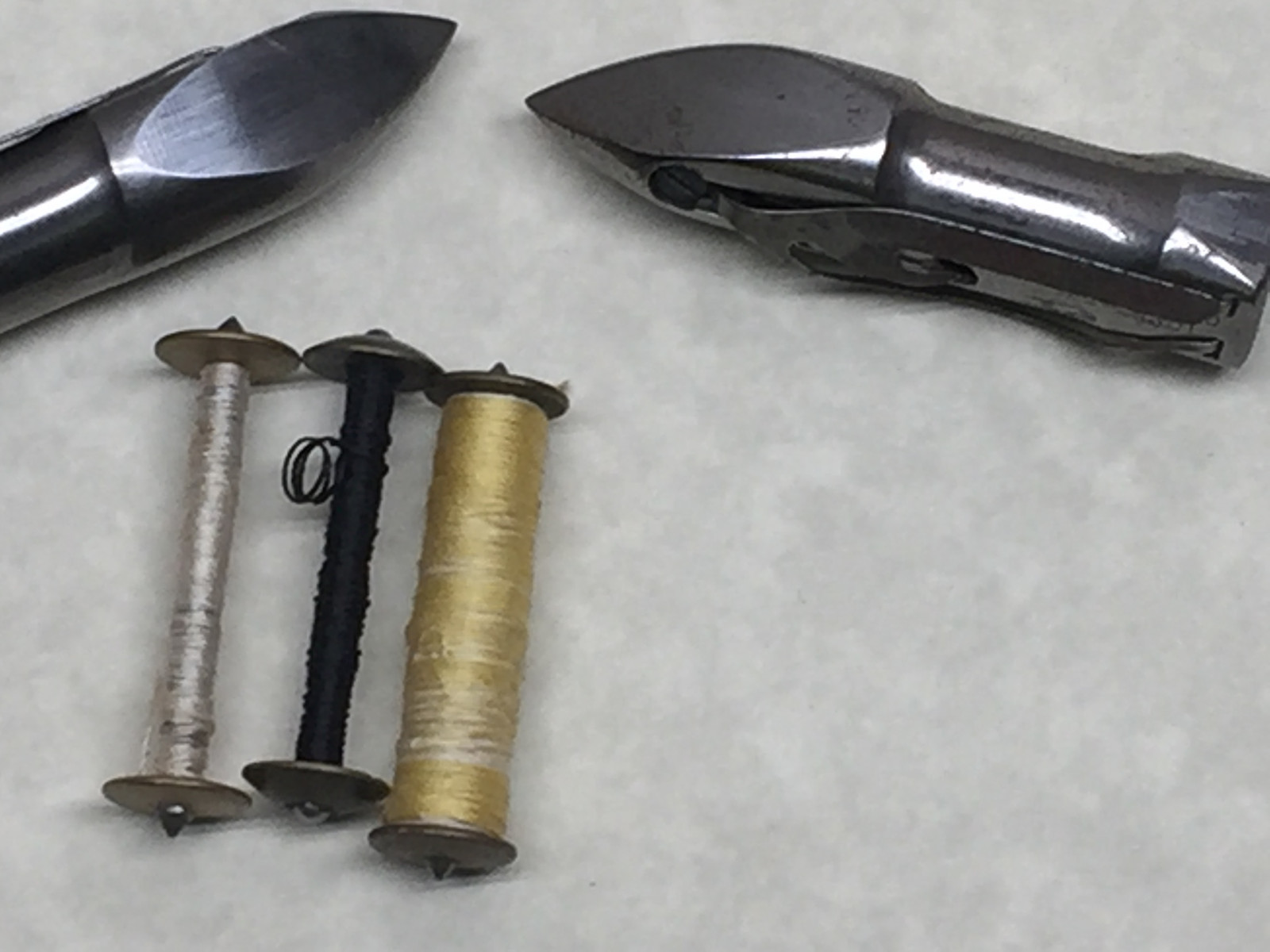 Lot of 2 Vintage Simanco 8301 Sewing Machine Bullet Shuttles w/ 3 Bobbin's