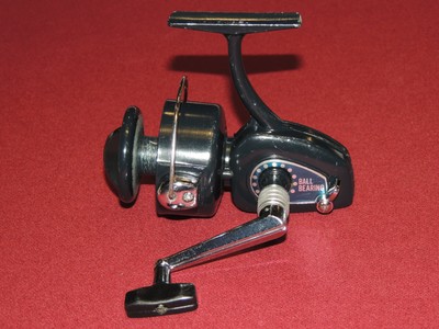 1 new old stock SHAKESPEARE 2510 SPINNING FISHING REEL HANDLE