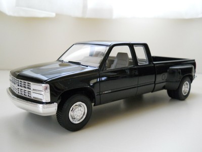 AMT - 1993 CHEVROLET C-3500 SILVERADO DUALLY PICKUP TRUCK - DEALER PROMO MODEL