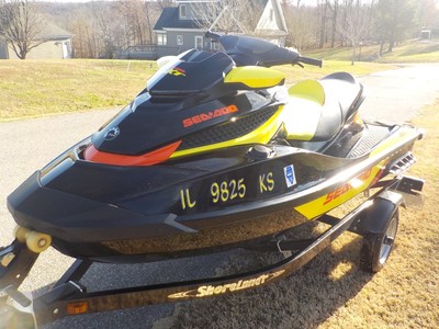 2015 SEADOO RXT 260 SUPERCHARGED SKI WITH SHORELANDER TRAILER - LOW HOURS