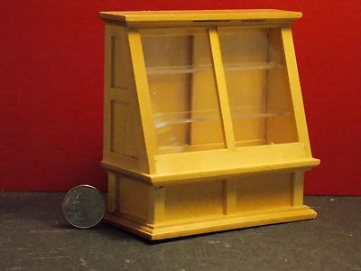 Dollhouse Miniature Oak Store Shop Display Case 1:12 E91 P254 Dollys Gallery