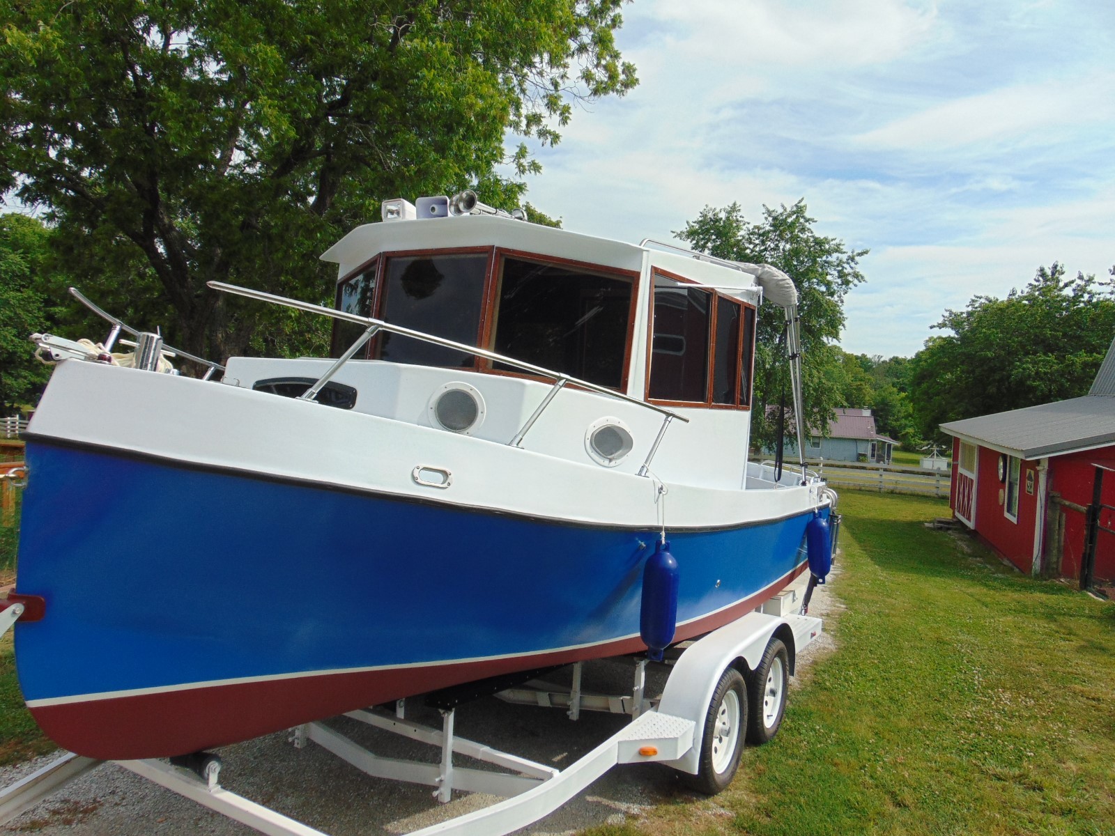 Pocket Cabin Cruiser / Mini Tug Boat Style