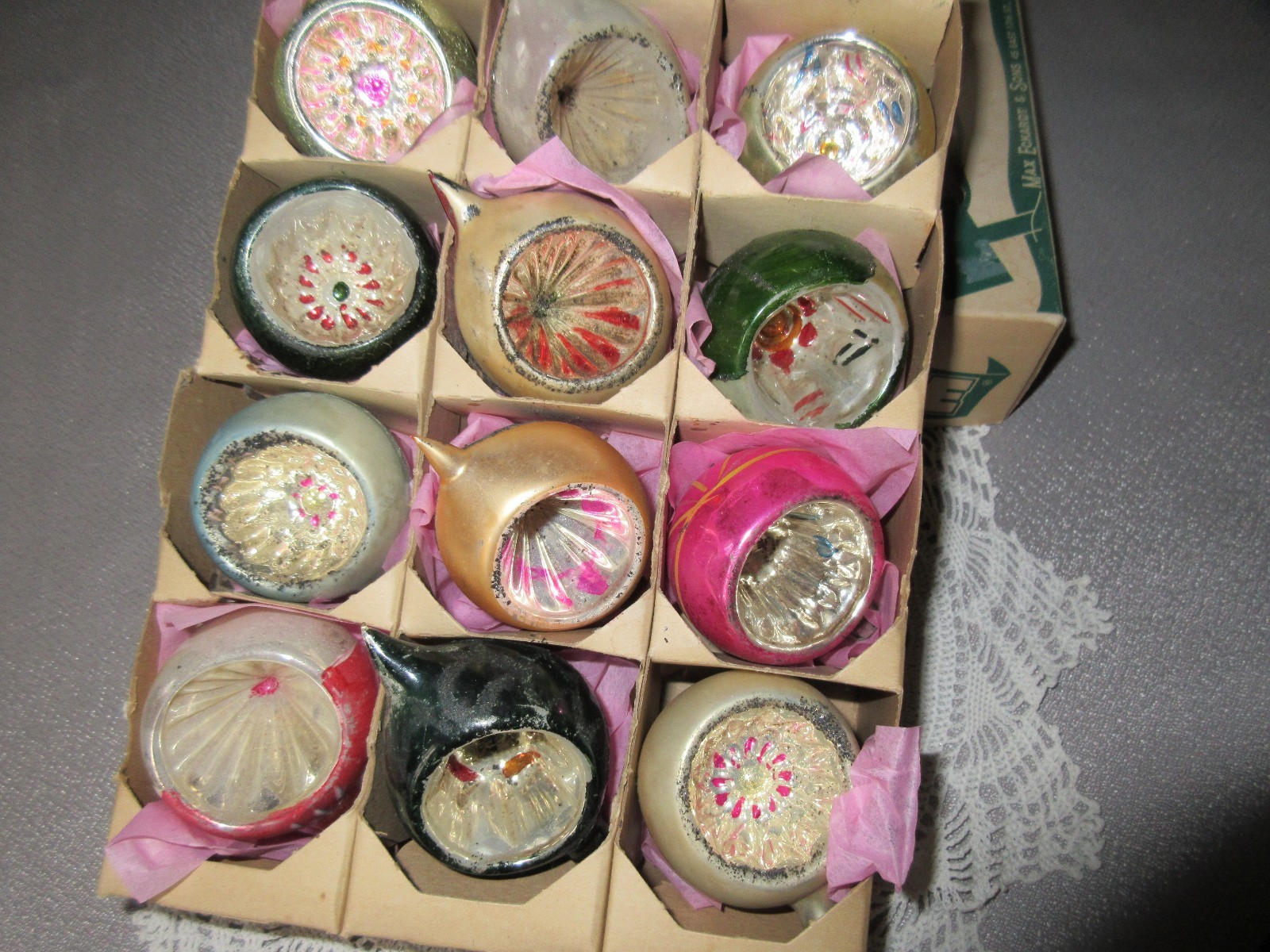VINTAGE SHINY BRITE BOX ORNAMENTS 12 CT INDENTS BALLS & TEAR DROPS FEATHER TREE