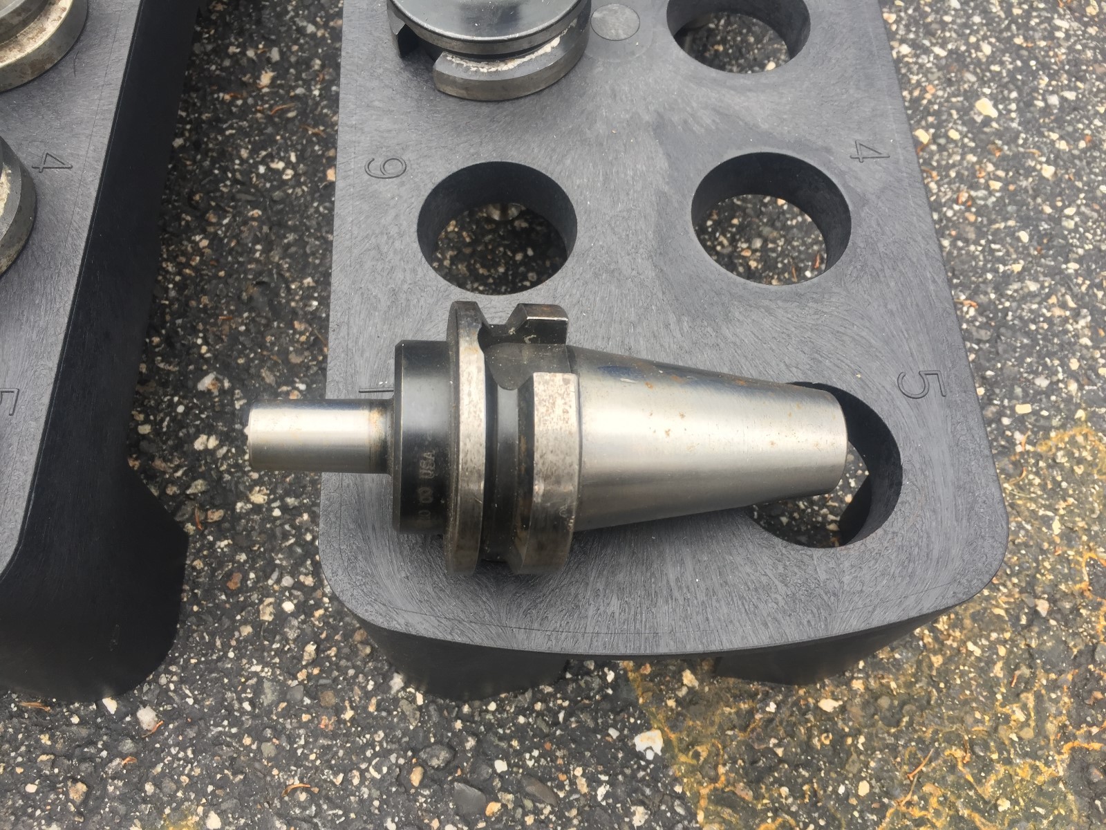 LOT OF 34+   BT40 Tool holders w/ collets & Rack Accupro ***FREE SHIPPING***