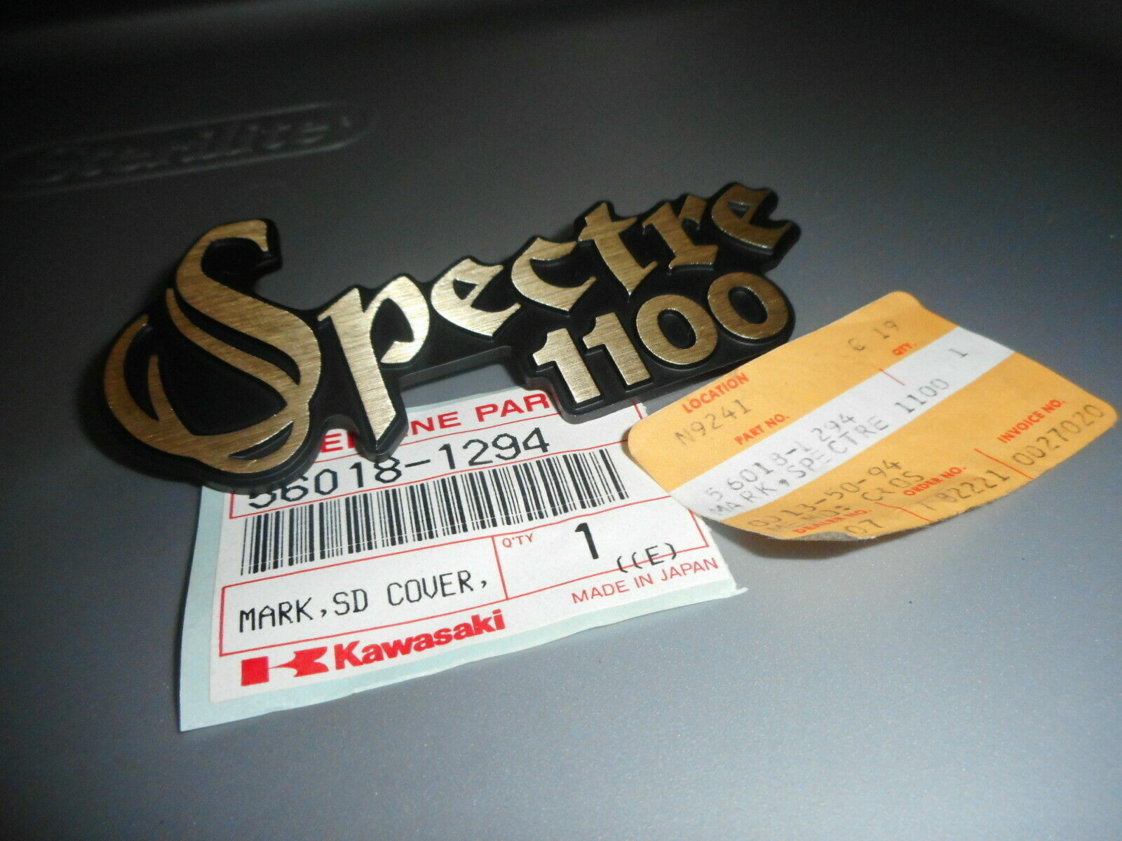 昔のカード NOS Kawasaki KZ1100 Spectre 1100 1982-1983 OEM Side Cover