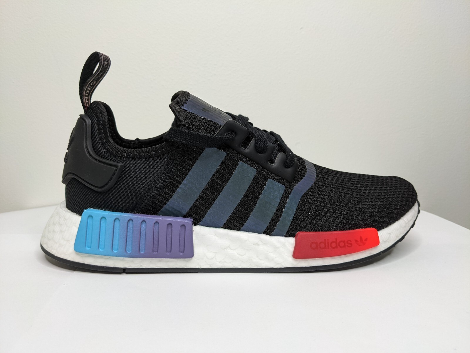 Adidas Nmd R1 Fw4365 Adidas NMD R1 Boost Black/Red/Blue Gradient