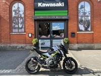 2019 / 69 reg Kawasaki Z900 Performance naked motorcycle in White