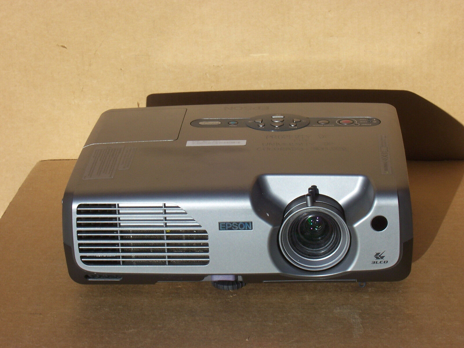 Epson EMP-821 Multimedia LCD Projector 2600 ANSI ONLY 235 Epson EMP-821 Multimedia LCD Projector 2600 ANSI ONLY 235