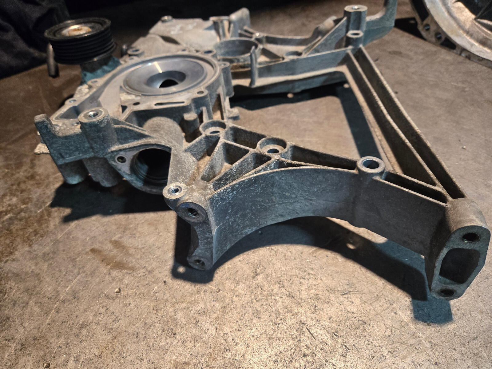 MERCEDES SPRINTER W906 2.1 DIESEL WATER PUMP BRACKET A6512011509 - Picture 7 of 12