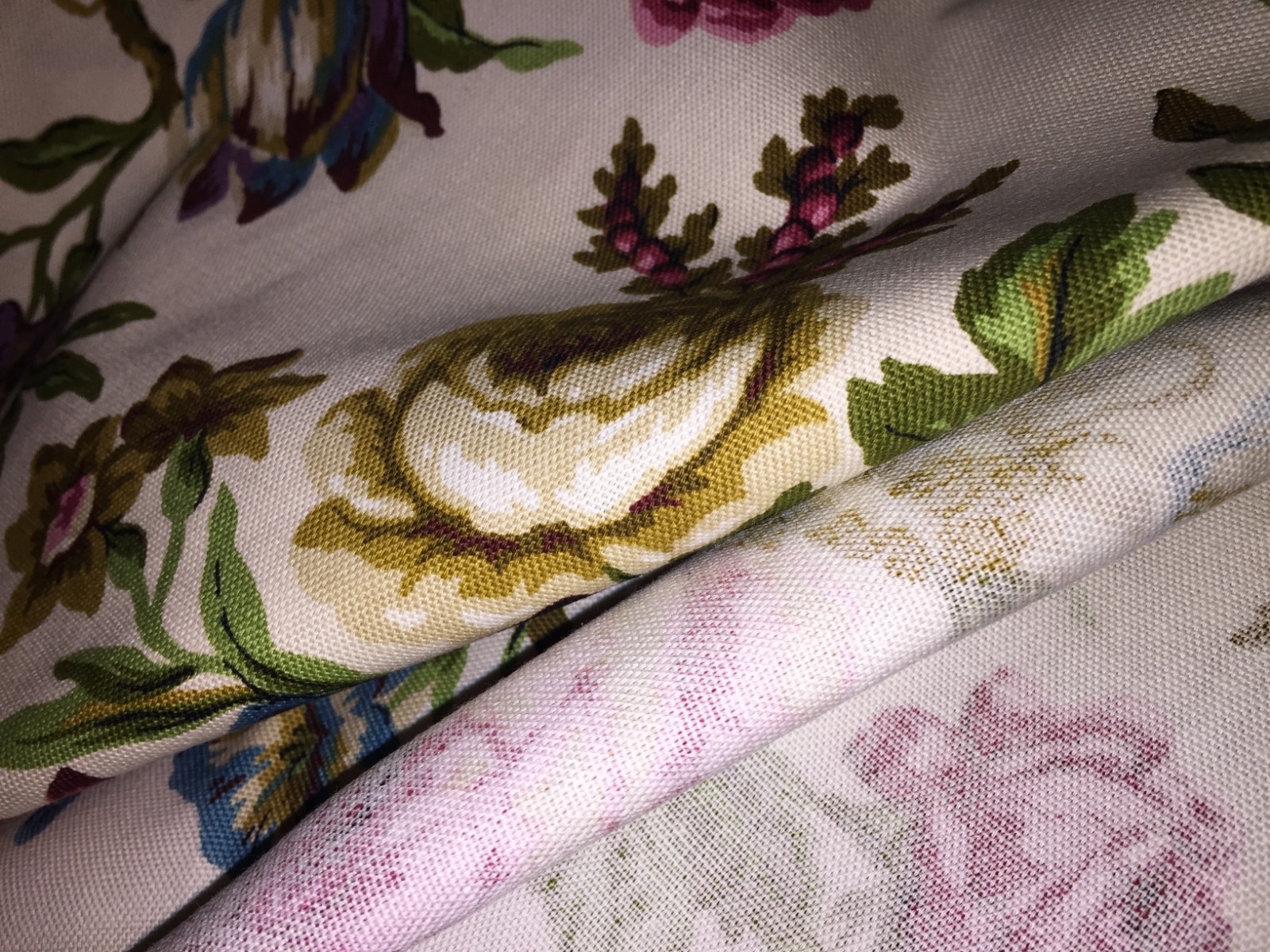 Vintage SAVALUX DUPONT Screenprint~UPHOLSTERY DRAPERY FABRIC~6+YDS~Cream ROSES