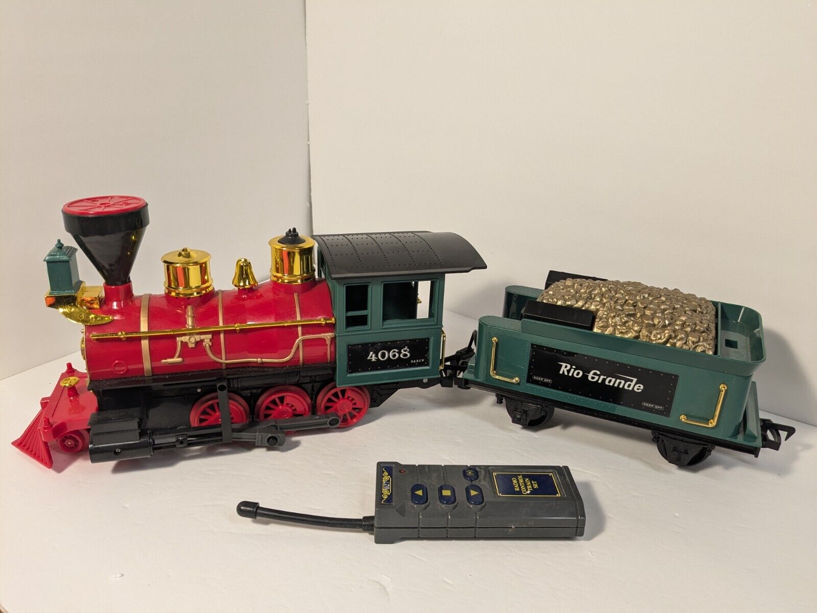 Eztec G Gauge 4068 ENGINE,6 Battery TENDER & REMOTE-Scientific Toy Train-TESTED Eztec G Gauge 4068 ENGINE,6 Battery TENDER & REMOTE-Scientific Toy Train-TESTED