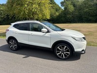 2014 Nissan Qashqai 1.6 dCi Tekna 5dr Xtronic HATCHBACK Diesel Automatic