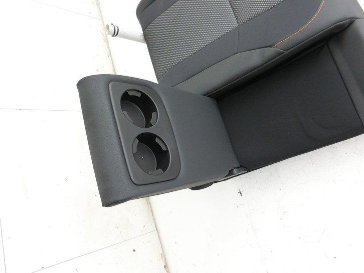 Subaru XV 19-25 Rücksitzlehne Sitz Rücksitzbank Armlehne Rechts Hinten Subaru XV 19-25 01.01.2022 gebraucht Bild 5