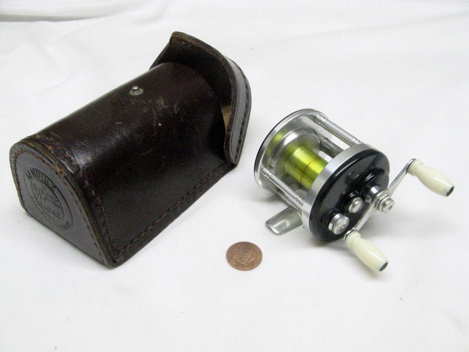 vintage BRONSON 25n Bait Cast Fishing Reel with original