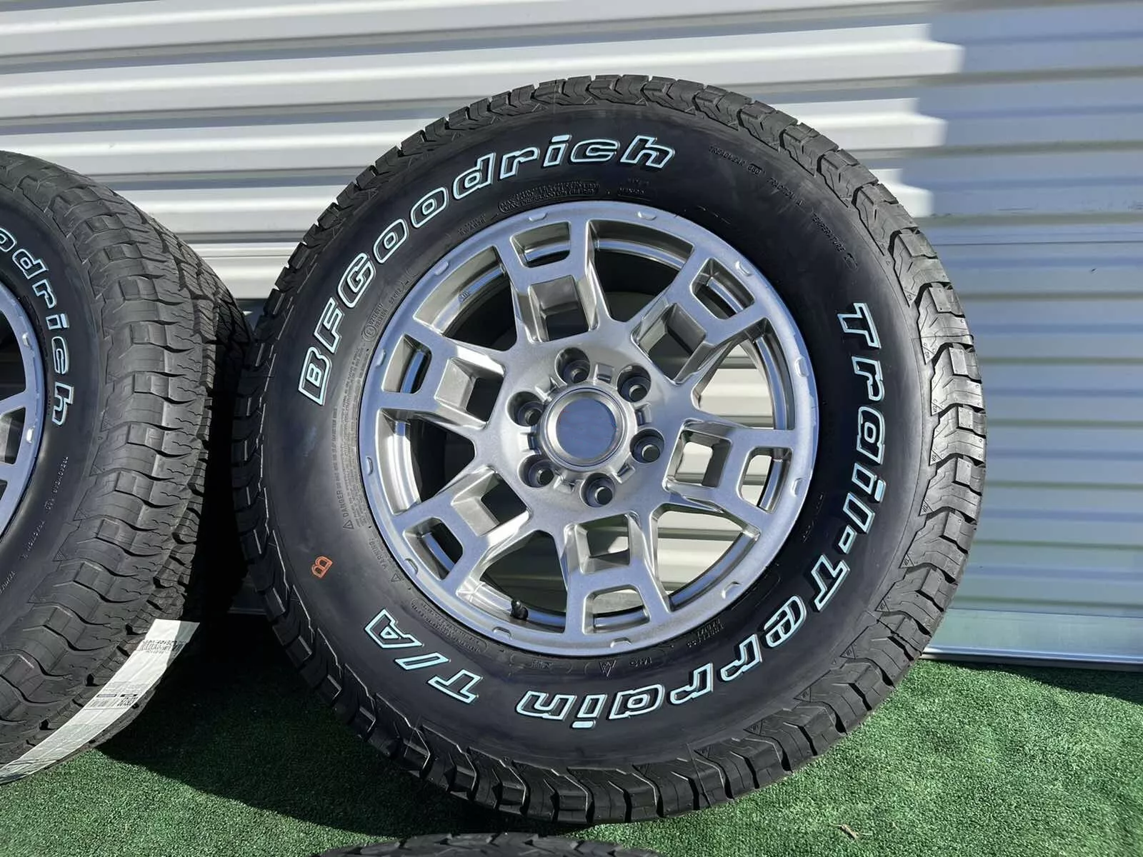 タイヤ・ホイール Bf Goodrich All terrain 265/70/17 BFGoodrich All-Terrain T/A KO2 – 265/70/17 – WeldTec Designs