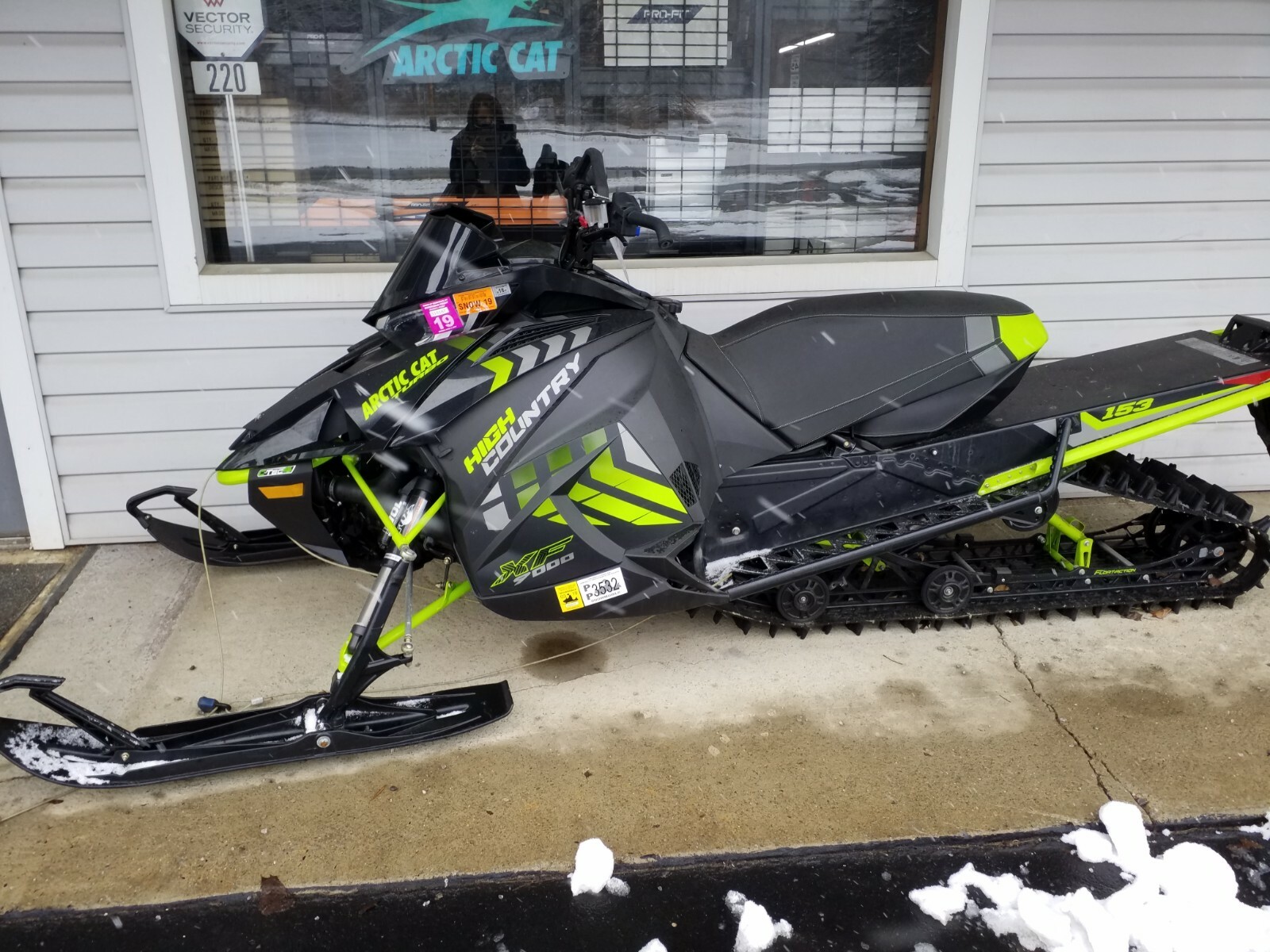 Snowmobile Arctic Cat 2017 XF 9000 Turbo HighCountry LTD