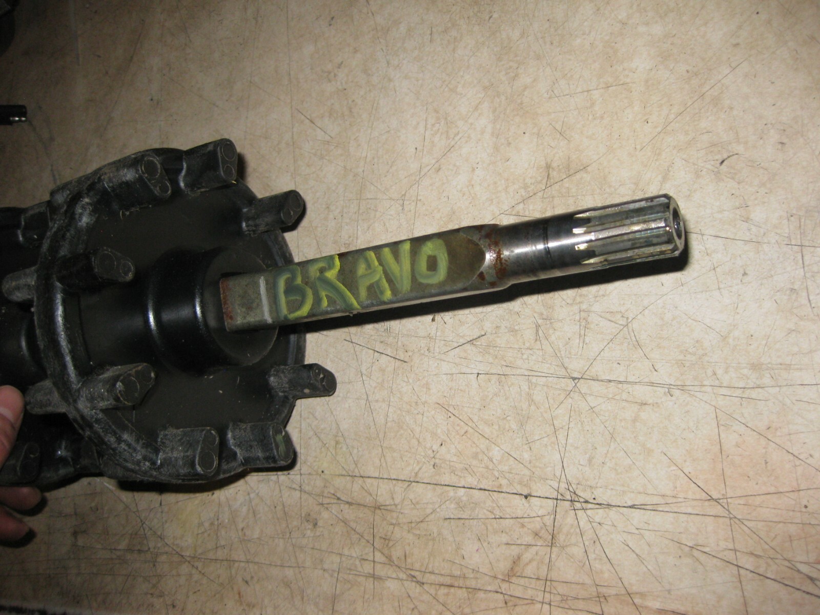 82-92 Yamaha Snowmobile Driveshaft Assembly 8R4-W4751-00-00 Bravo 9 Tooth Cogs