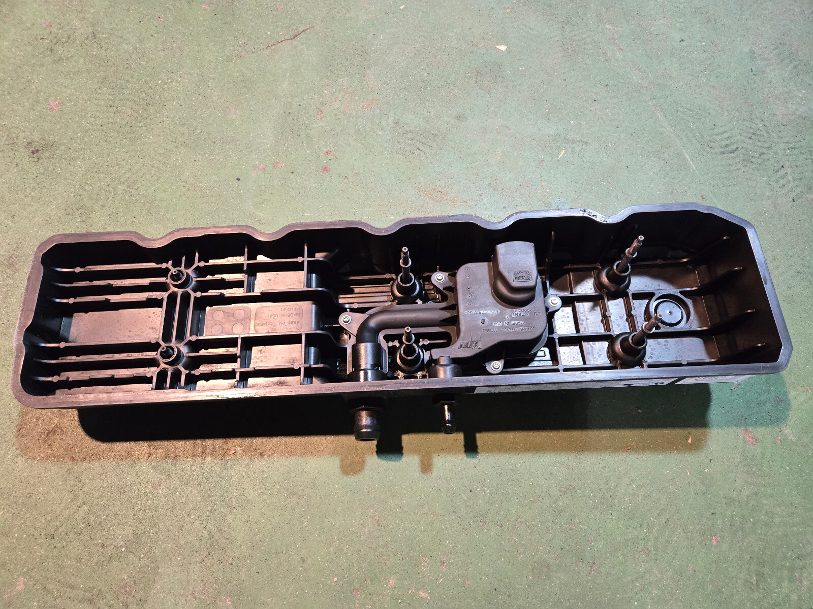 Dodge Ram 5.9L Cummins USED VALVE COVER ASSEMBLY 2005-07 4931453 4931454 REV013 - Picture 4 of 10