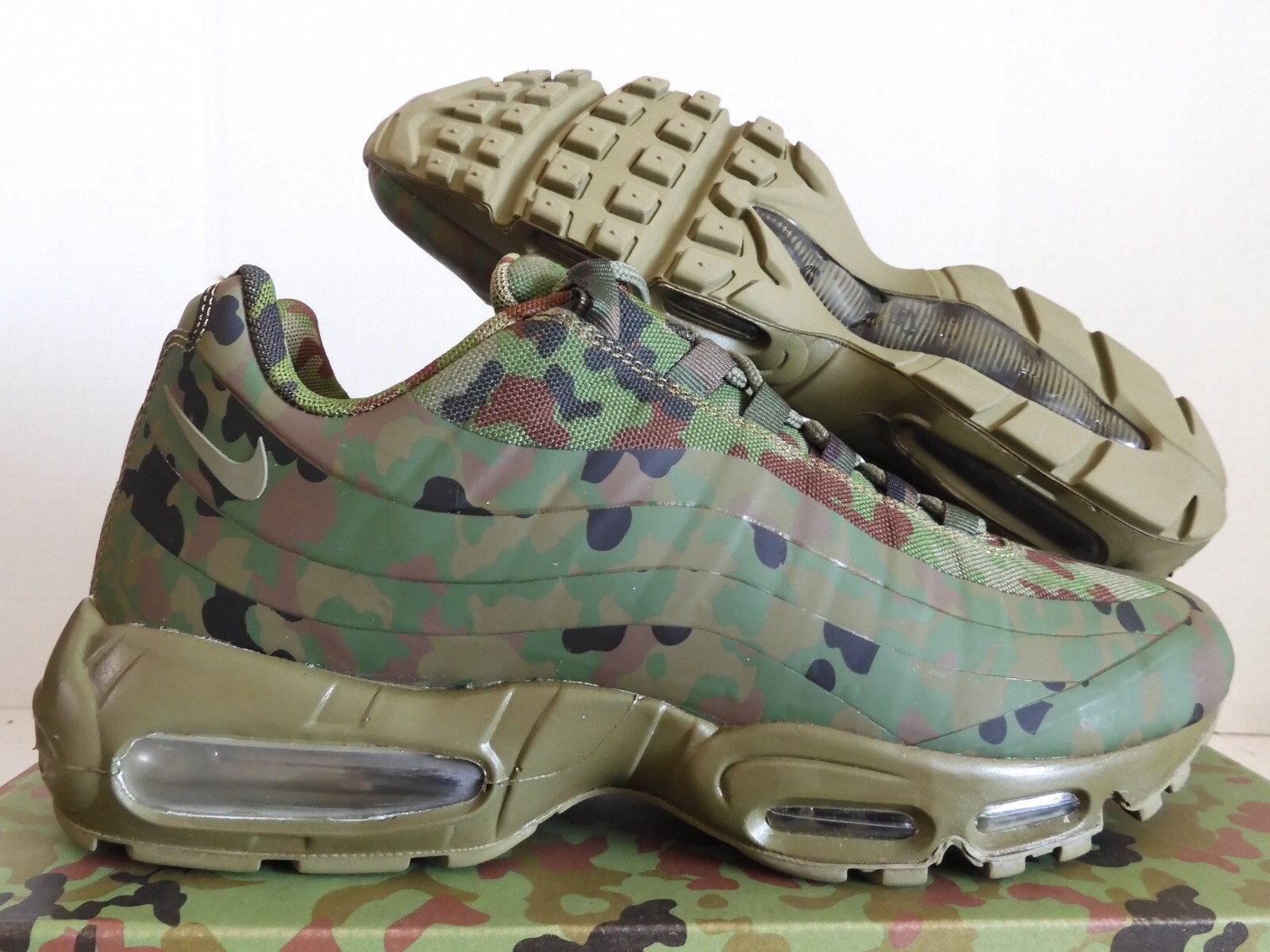 NIKE AIR MAX 95 JAPAN SP PALE OLIVE GREEN-SAFARI SZ 10.5 NIKE AIR MAX 95 JAPAN SP PALE OLIVE GREEN-SAFARI SZ 10.5