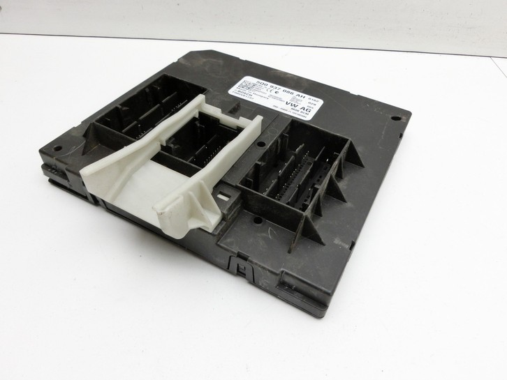 VW Touran II 5T 15-24 Steuergerät ECU SG Bordnetzsteuergerät BCM Body Control VW Touran II 5T 15-24 14.12.2015... Bild 4