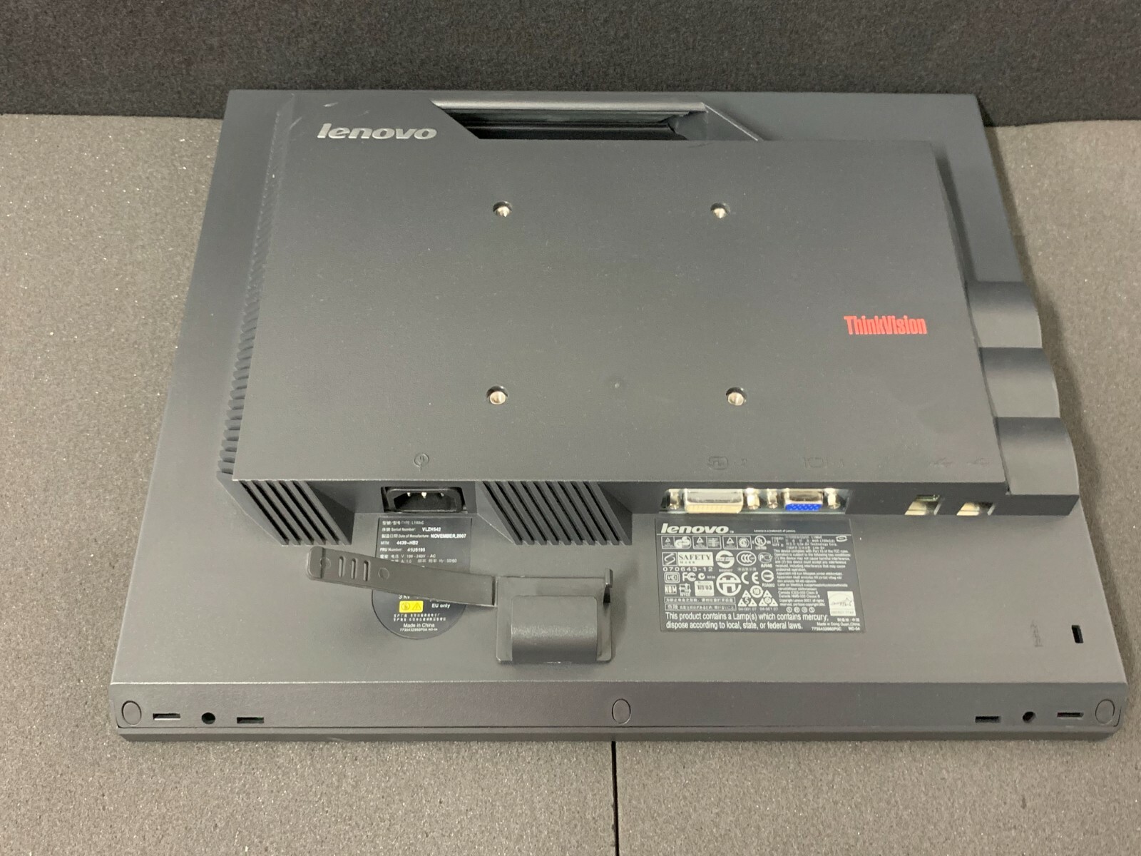 Монитор IBM Lenovo ThinkVision 4439-HB2 