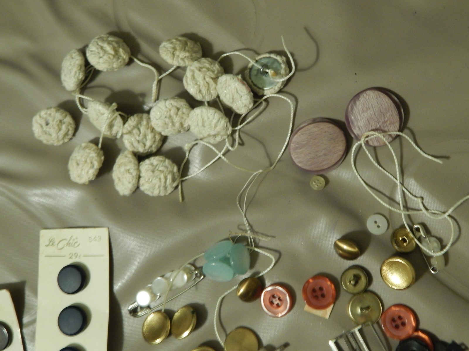 Random Mixed LOT (Wristwatch Band - Buttons) Gold, Metallic, Cloth [Crafts_Etc]
