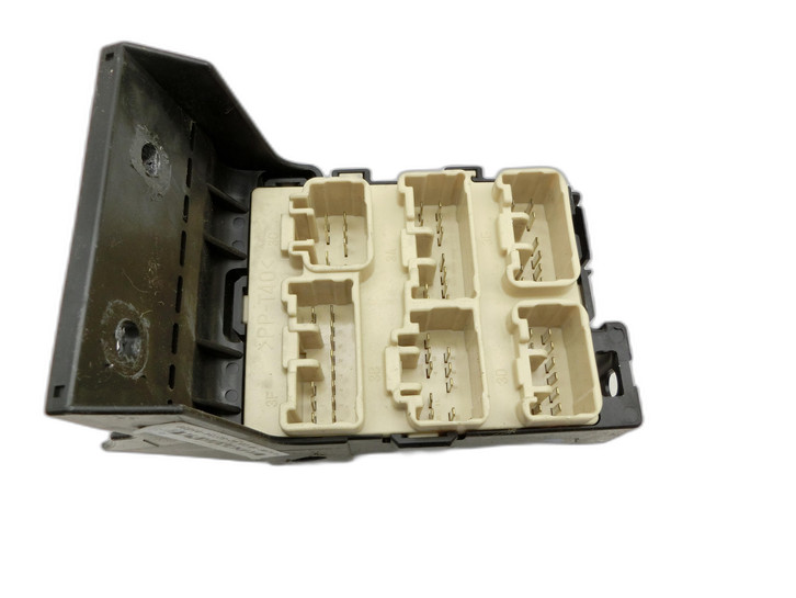 Toyota Avensis T25 03-06 Steuergerät ECU Sicherungs Toyota Avensis T25 03-06 06.07.2005 82734-05030 gebraucht Bild 1