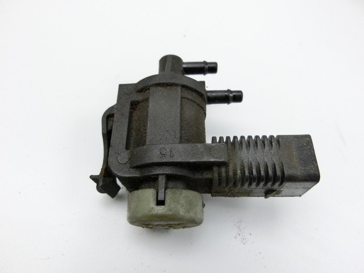 VW Passat 3C B6 05-10 TDI 2,0 125KW Unterdruckventil Magnetventil VW Passat 3C B6 05-10 07.12.2006 1K0906283A gebraucht Vorschau 2