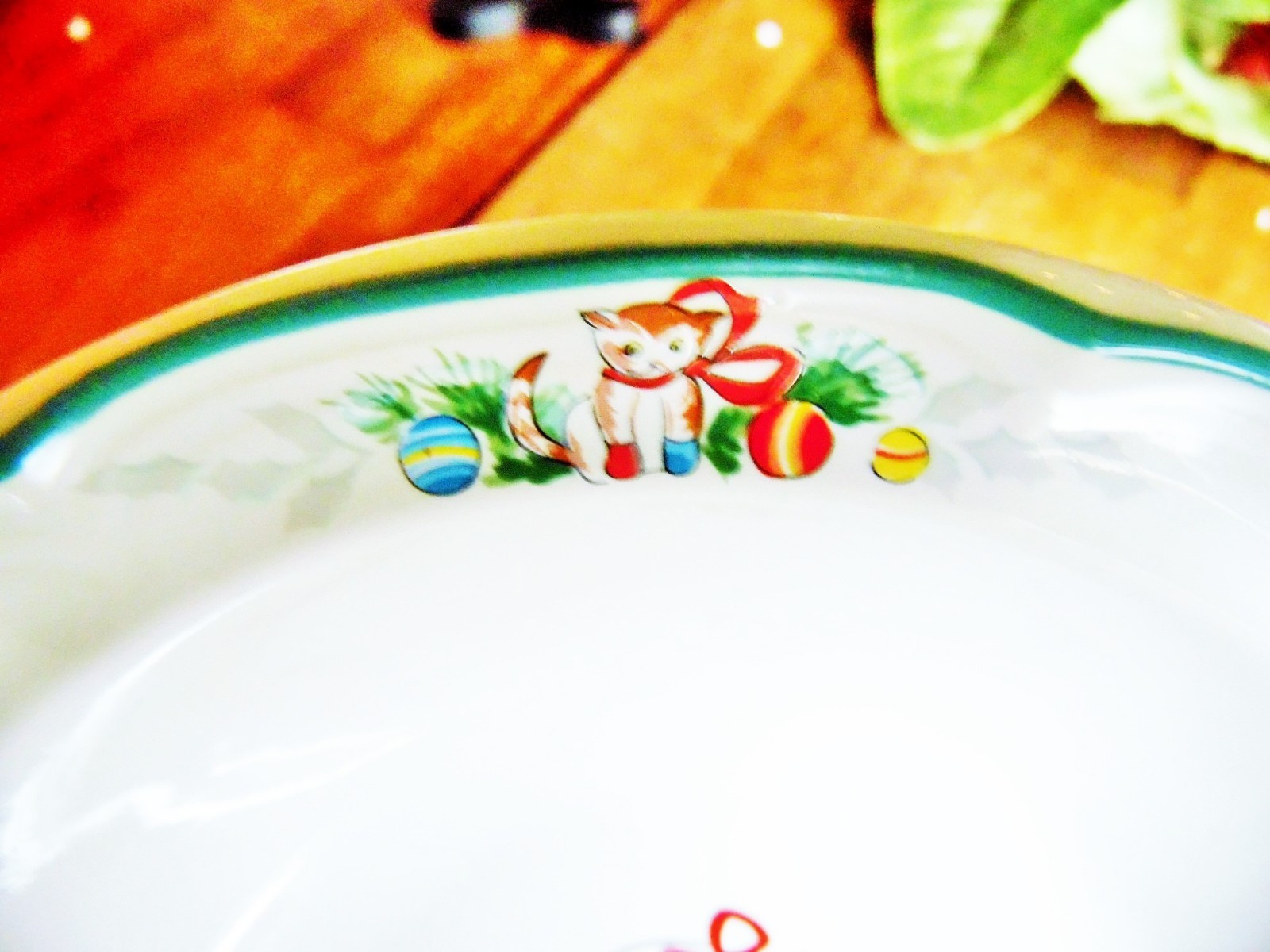 4 NEW OTHER INTERNATIONAL CHINA COUNTRY CHRISTMAS SOUP CEREAL BOWLS W/BOX