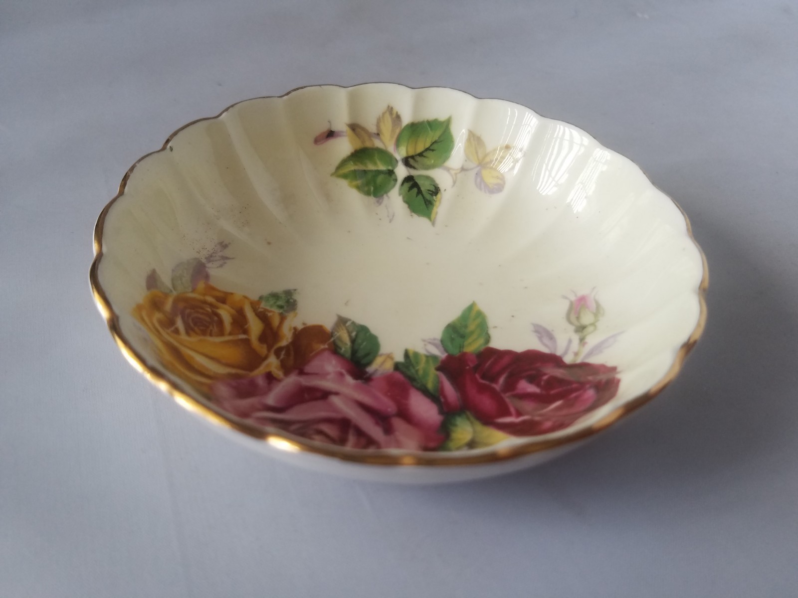 Aynsley Vintage English Fine Bone China Candy Dish Beige Floral Scalloped 4 1/2