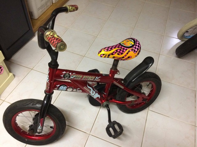 12 lightning mcqueen bike
