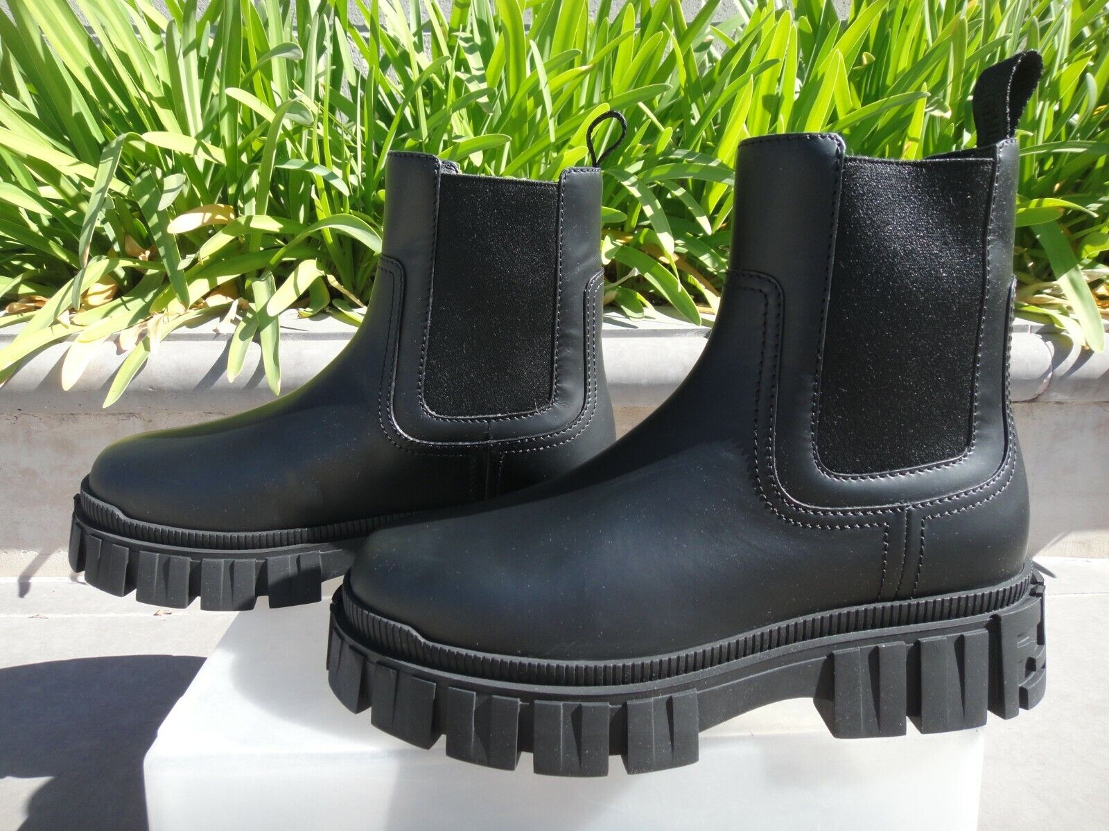Fendi FORCE LUGGED CHELSEA Boots, Black Leather, Slip-on Fendi FORCE LUGGED CHELSEA Boots, Black Leather, Slip-on