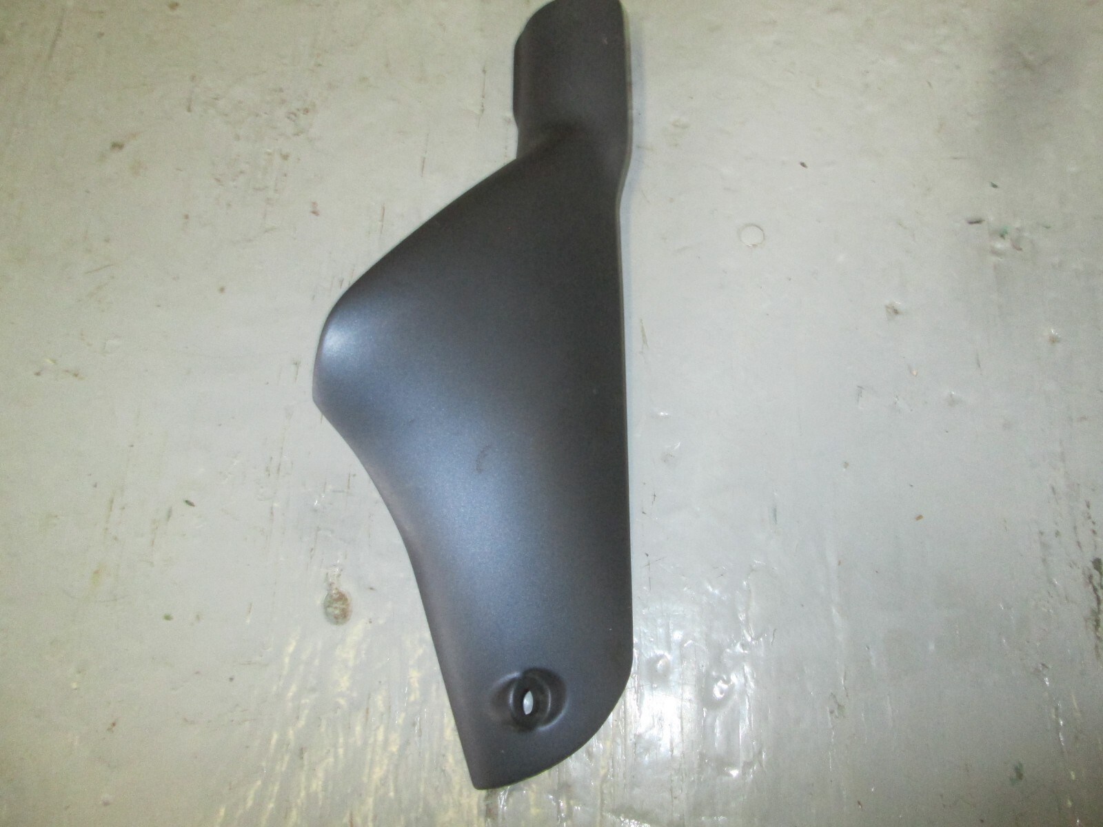 あん　6/4 OEM KAWASAKI 1998 - 1999 ZX-6R / 9R NINJA LEFT FRONT FENDER