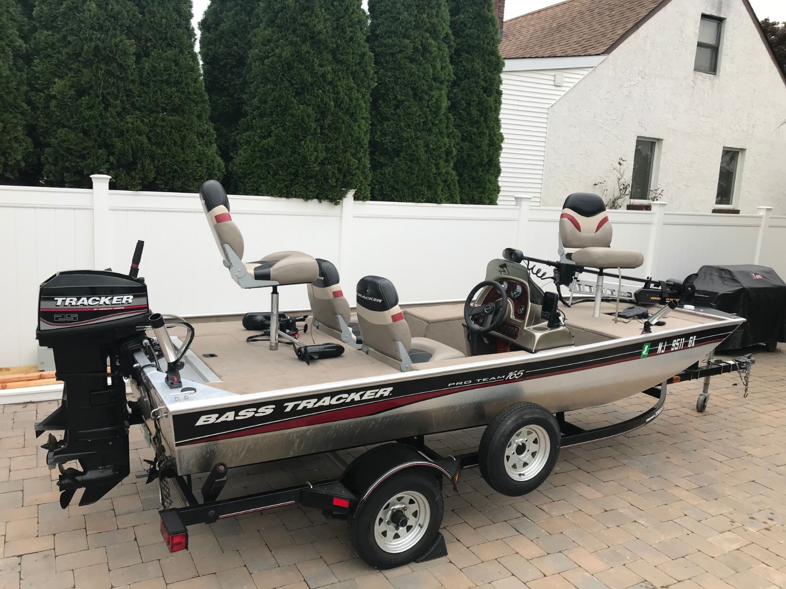 2005 Bass Tracker Pro Team 165 Boat with Trailer