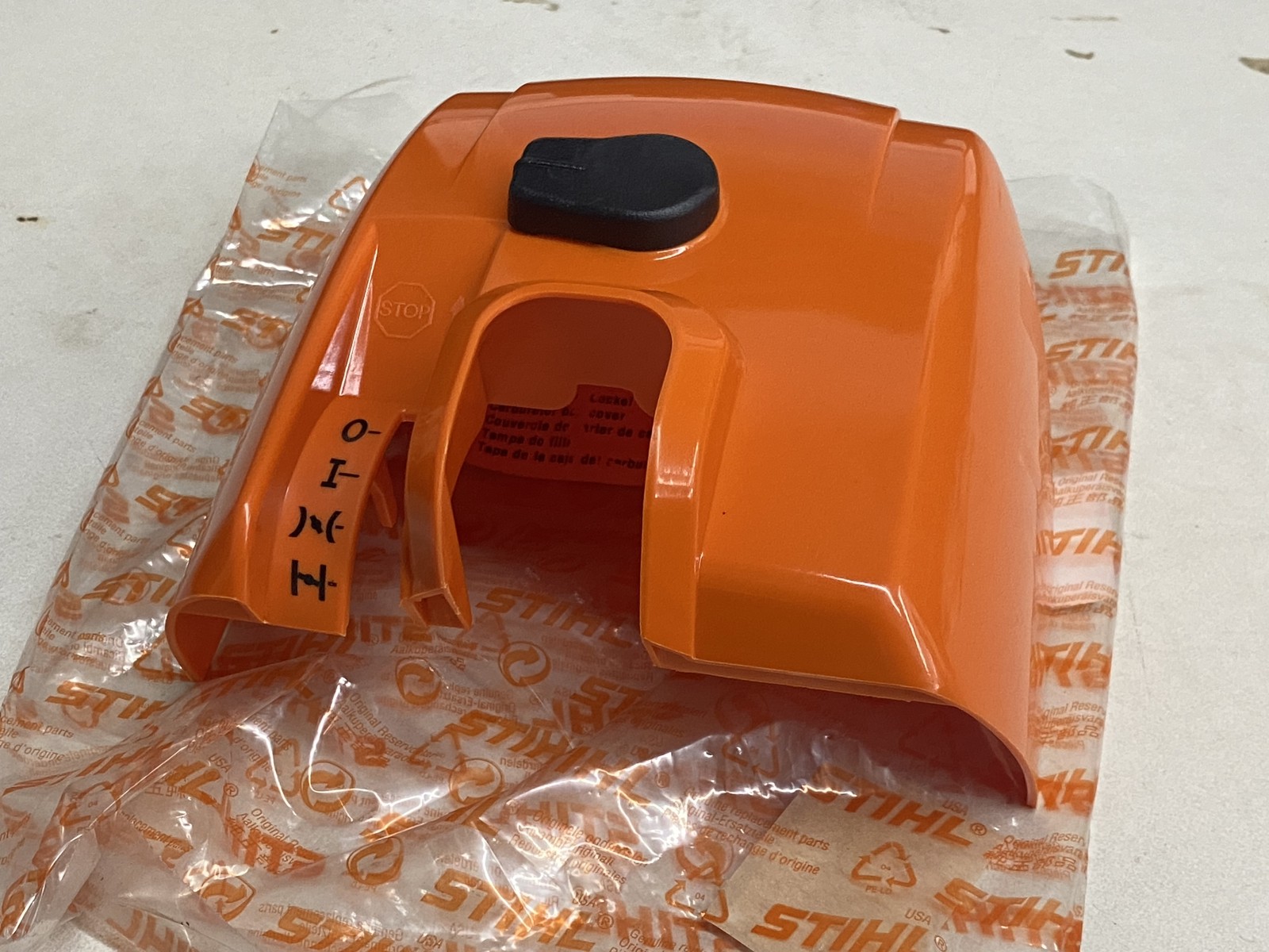 STIHL OEM CARBURETOR BOX / AIR FILTER COVER 1127 140 1903