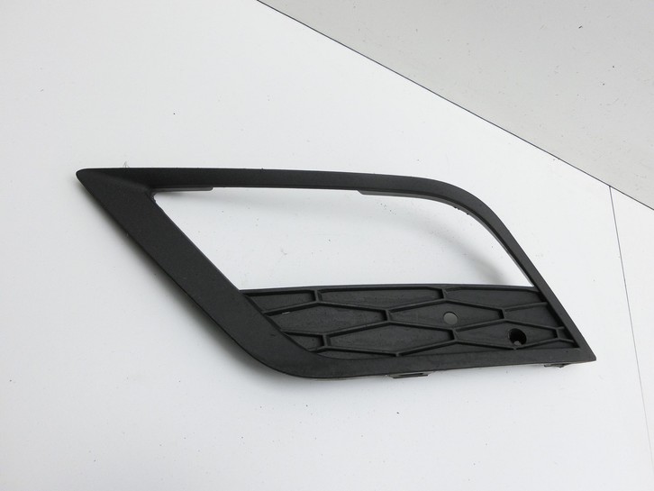 Seat Leon 5F 12-16 Blende für Nebelscheinwerfer Stoßstange Rechts Seat Leon 5F 12-16 17.12.2015 5F0853666A gebraucht Vorschau 2