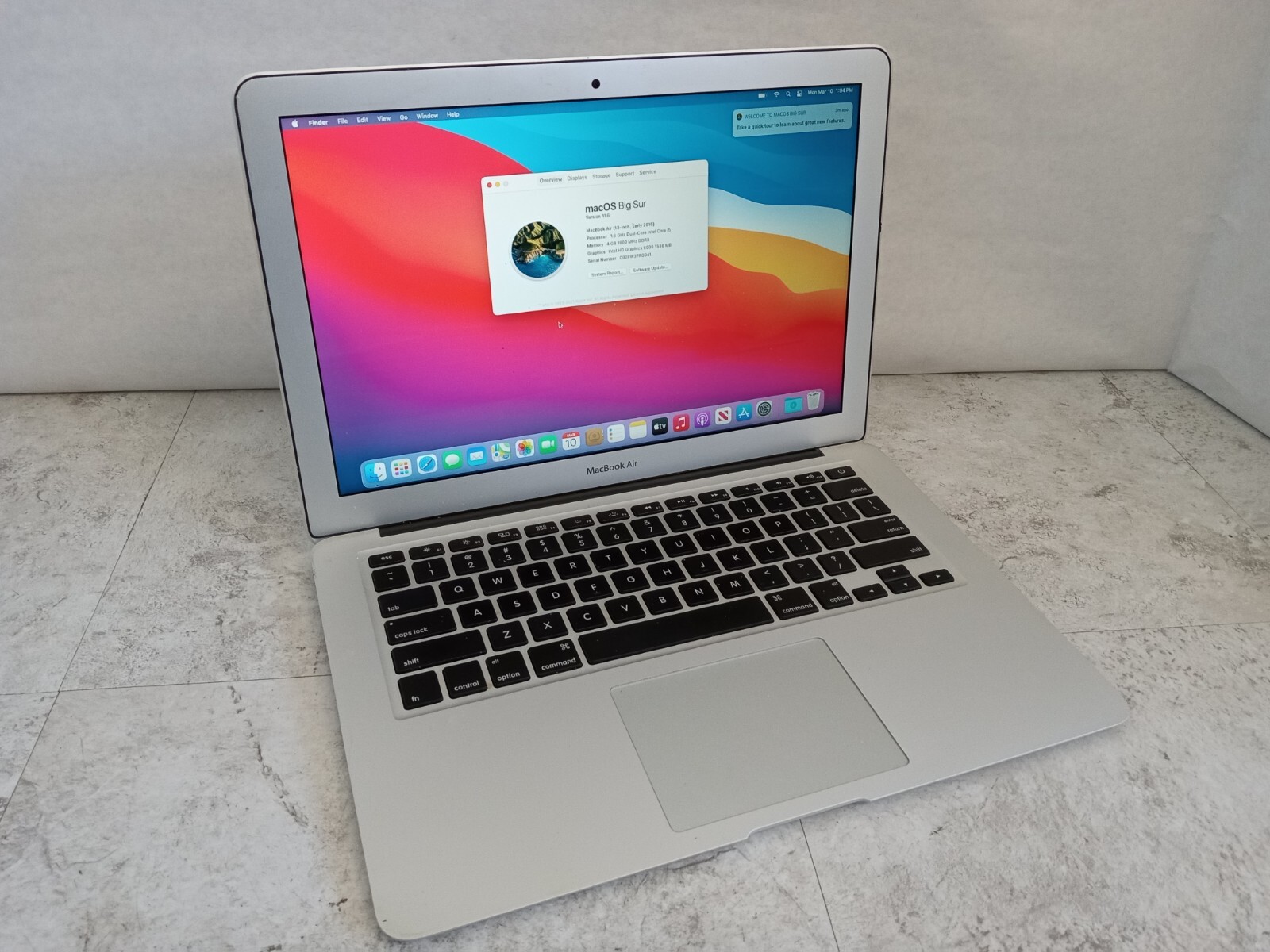 美 品 MacBook Air 13インチ i5 4GB A1466 2015