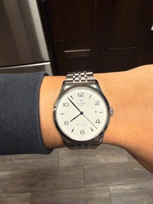 HERMES H watch HH1.801 gold Dial Quartz Men display picture 2