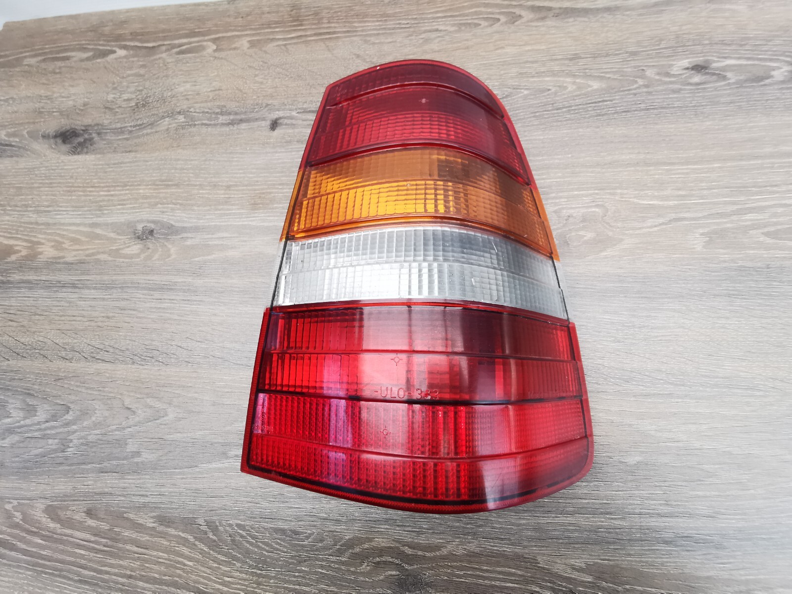 豊富なギフト ULO製ハーフスモークテールライト w124 メルセデスベンツ ワゴン パーツ