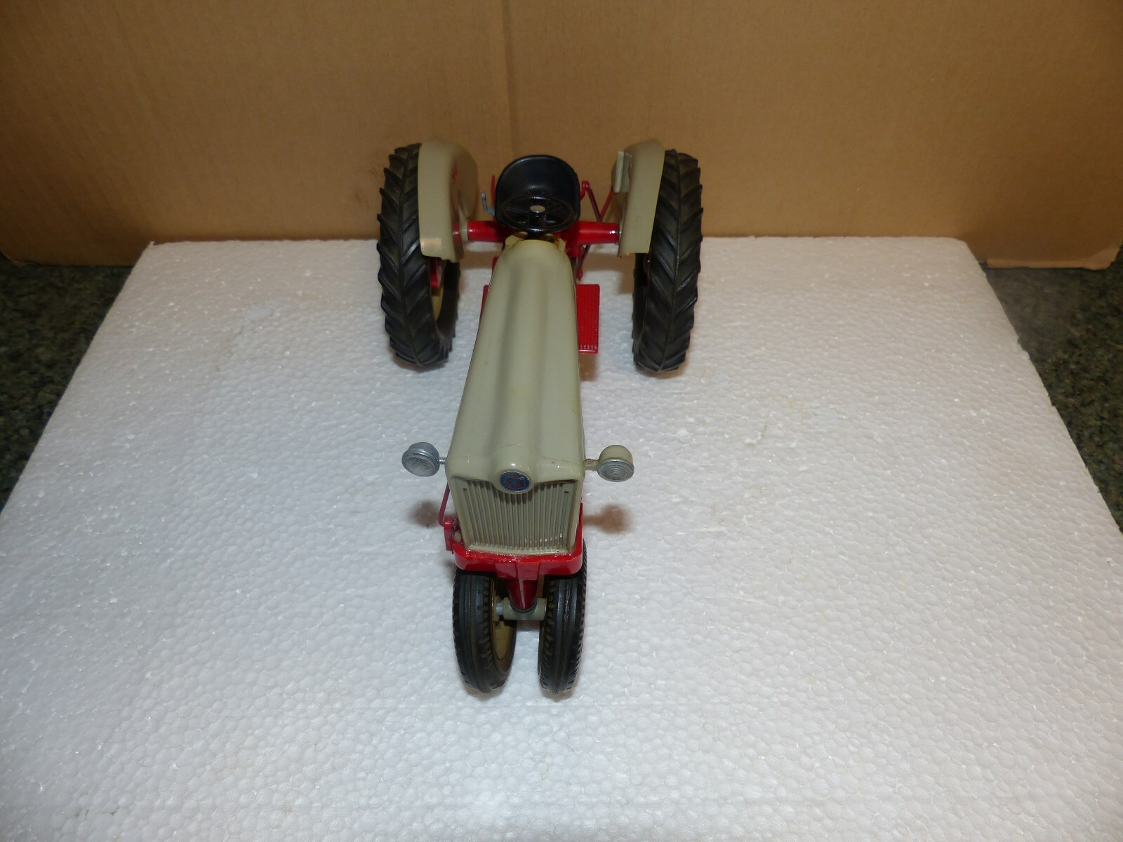 RARE 1/12 SCALE 1957 PRODUCT MINITURE PLASTIC FORD 900 TOY TRACTOR